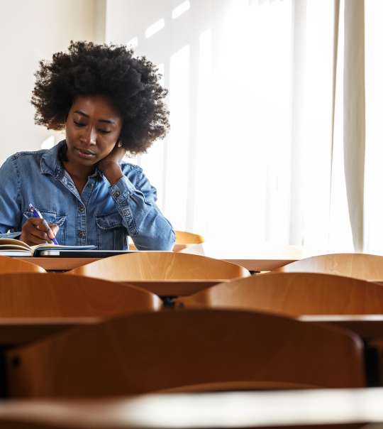 🏠 What to Look for in a Student Hostel – A Complete Guide